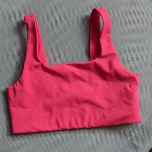 Girlfriend Collective Tommy Cropped Bra in Geranium